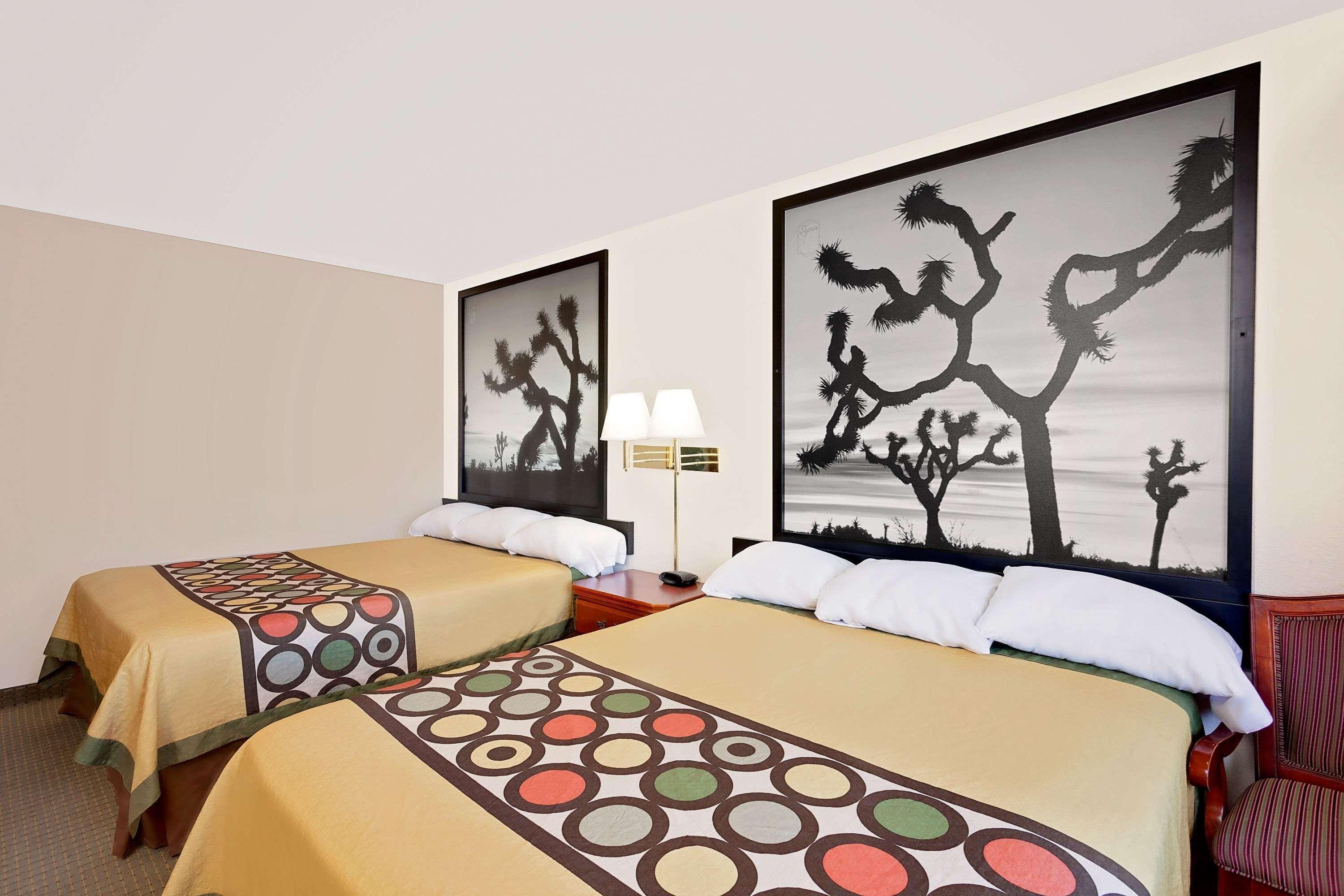 ซูเปอร์ 8 บาย วินด์แฮม ยัคกาแวลเลย์/จอชัว ทรี เนชั่นแนล พาร์ค แอเรีย Motel ยุคคาแวลลีย์ ภายนอก รูปภาพ