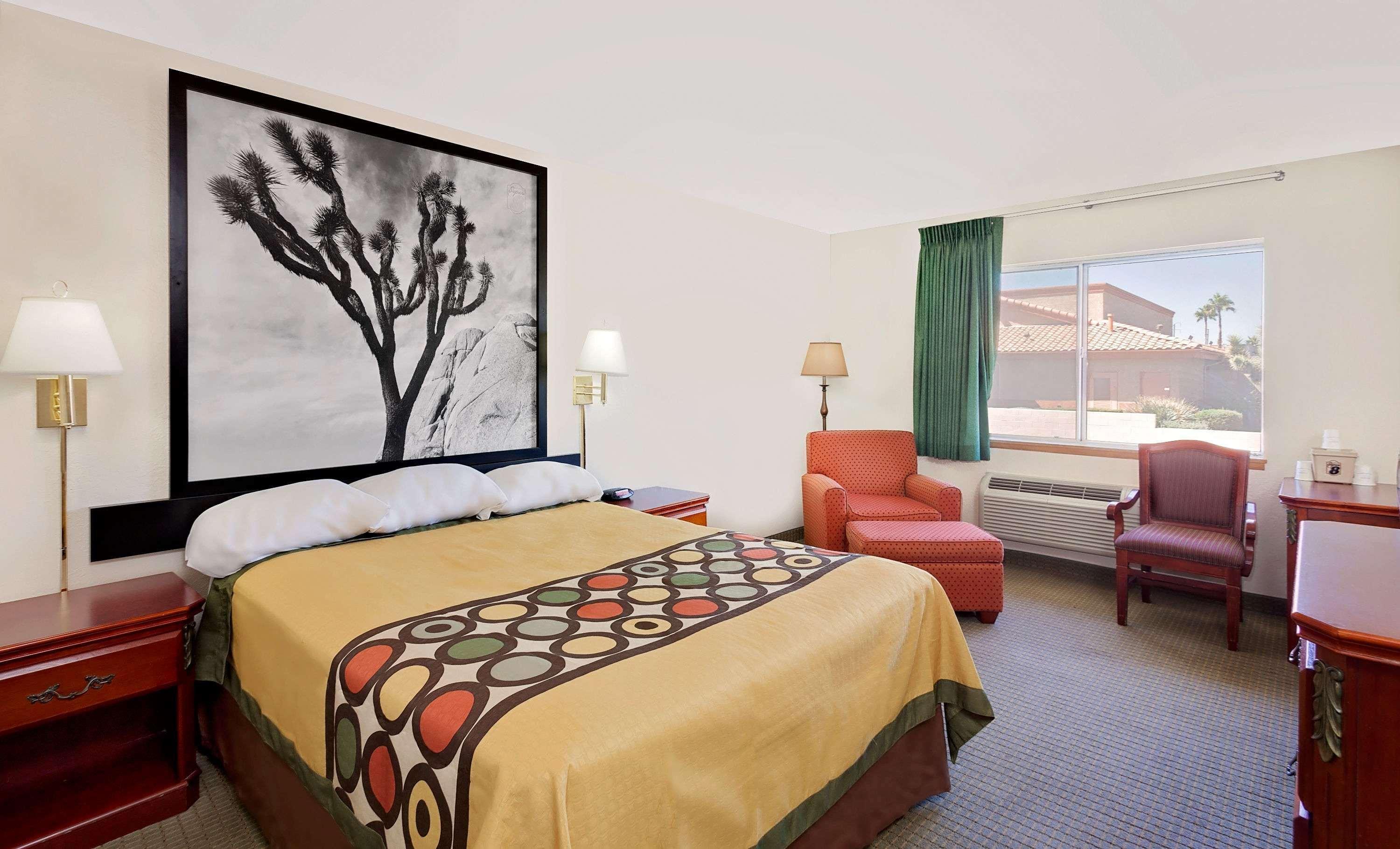 ซูเปอร์ 8 บาย วินด์แฮม ยัคกาแวลเลย์/จอชัว ทรี เนชั่นแนล พาร์ค แอเรีย Motel ยุคคาแวลลีย์ ภายนอก รูปภาพ